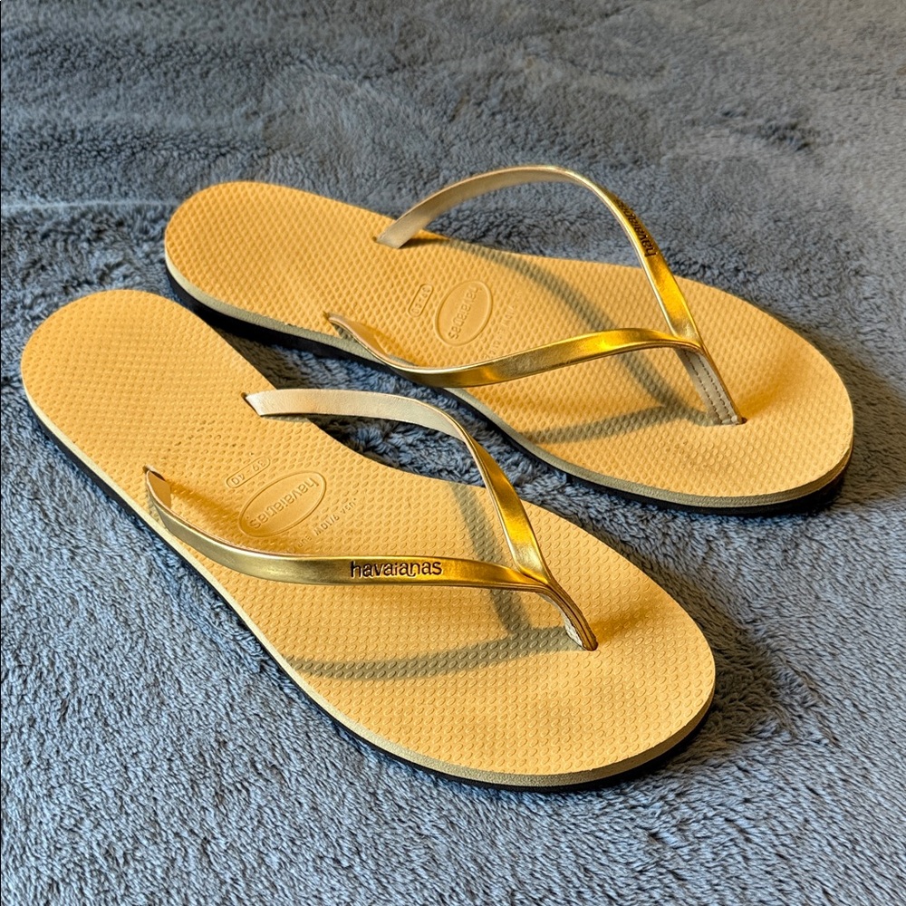 Havaianas Women's Metallic Gold Sandals Thongs Made in Brazil Size 39-40 9/10